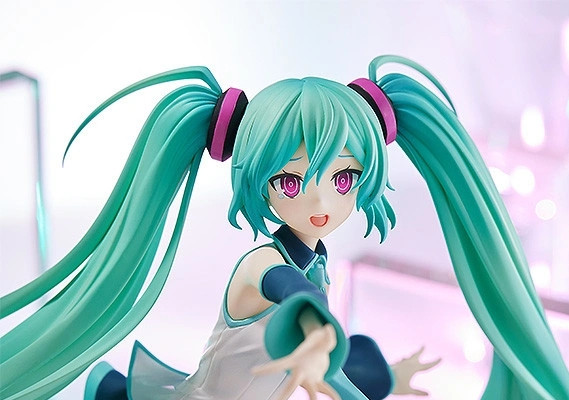 良笑社推出PUP L 初音未来 就算没有爱 只要有你就好Ver.L手办